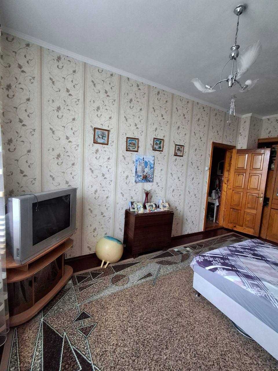 Продам 2 кімнати в гуртожитку в Пересипському районі!