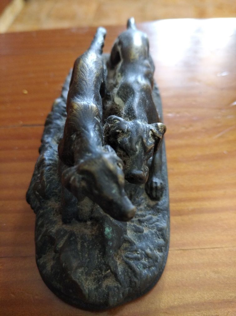 Escultura em bronze