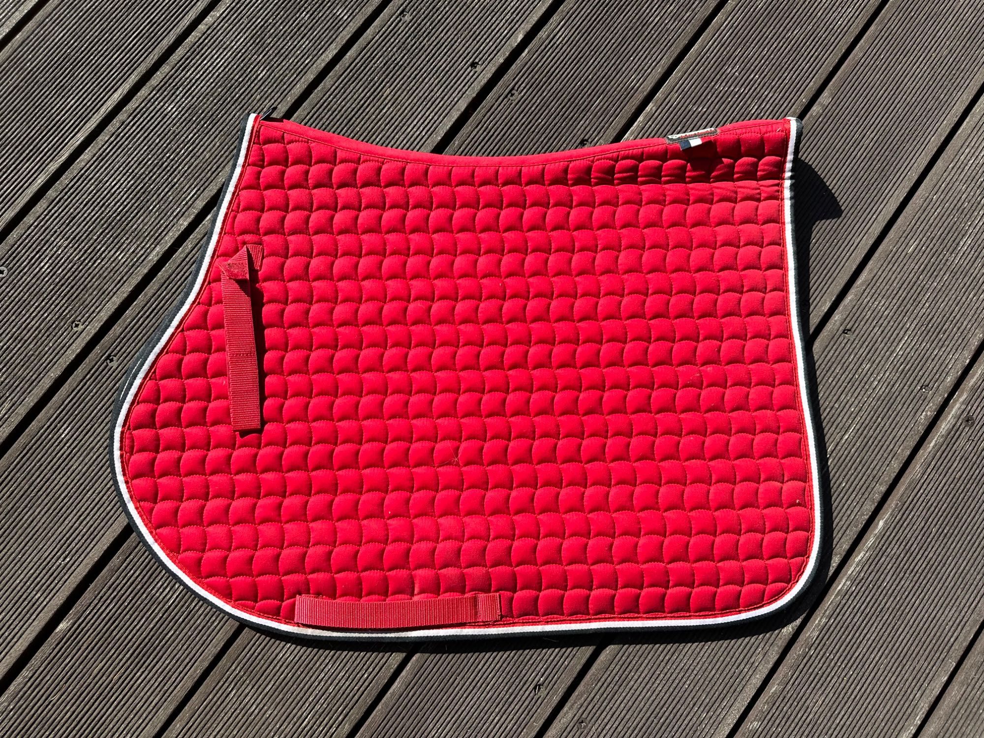 Czaprak Eskadron VS RED