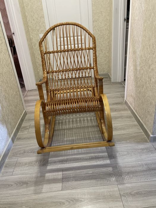 Продам кресло качалка