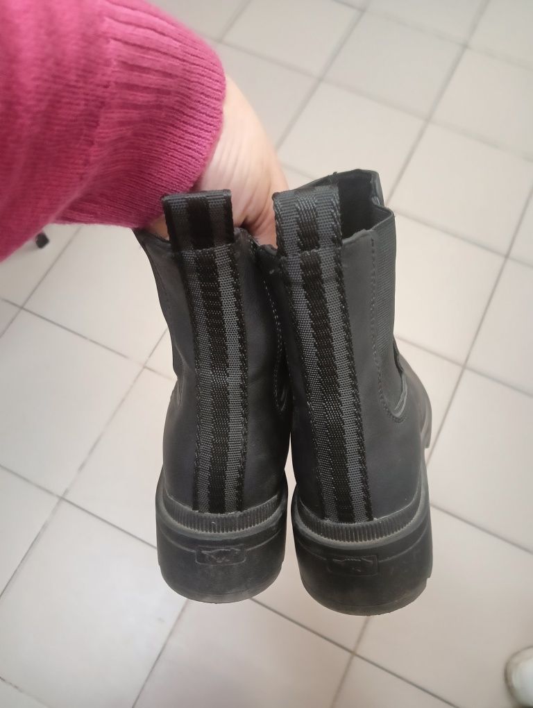 Продам ботинки челси