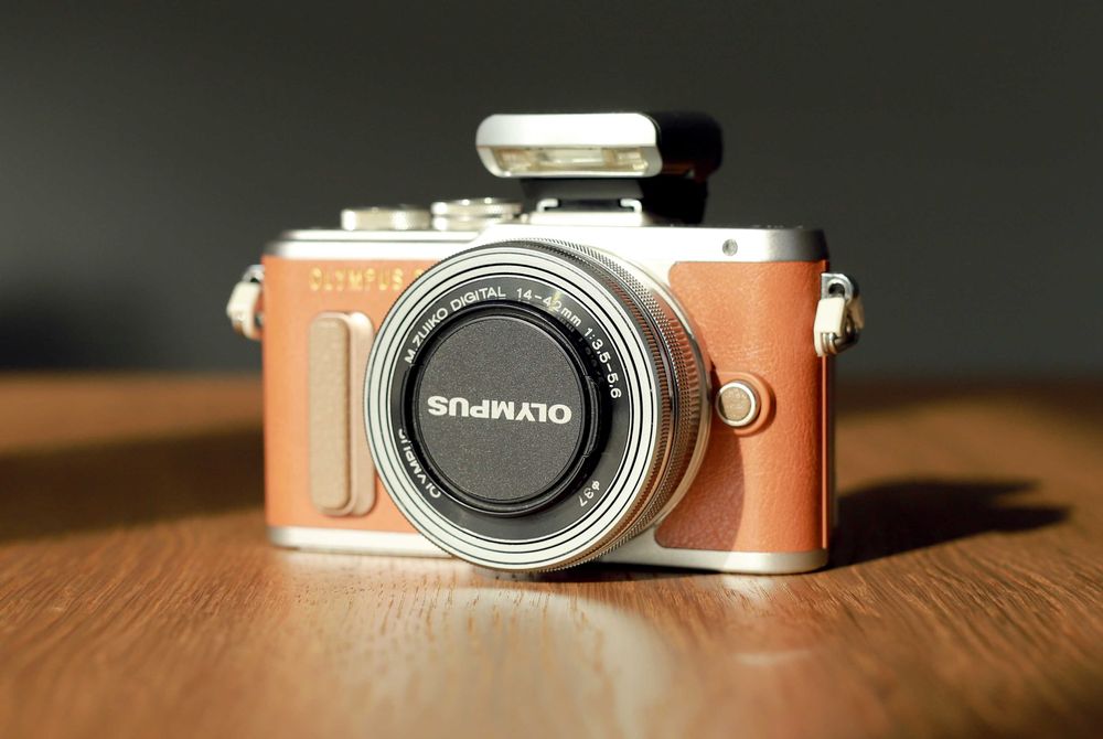 Olympus PEN E-PL8 + obiektyw Olympus 14–42mm EZ Pancake