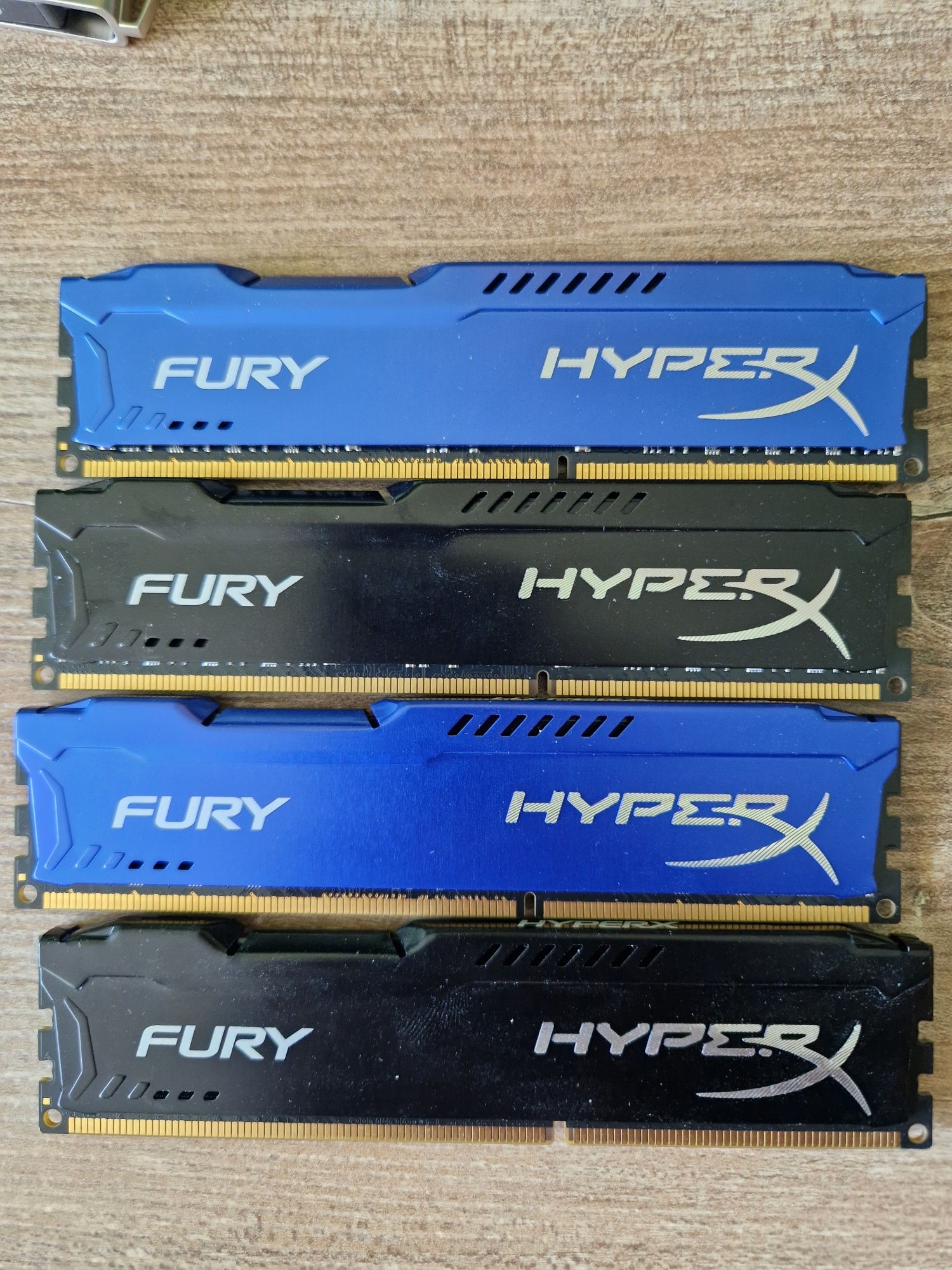 HyperX DDR3, 4×8 GB = 32 GB DDR3 1600 MHz
