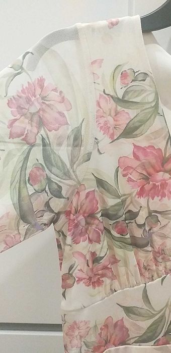 Sukienka w kwiaty  Mohito