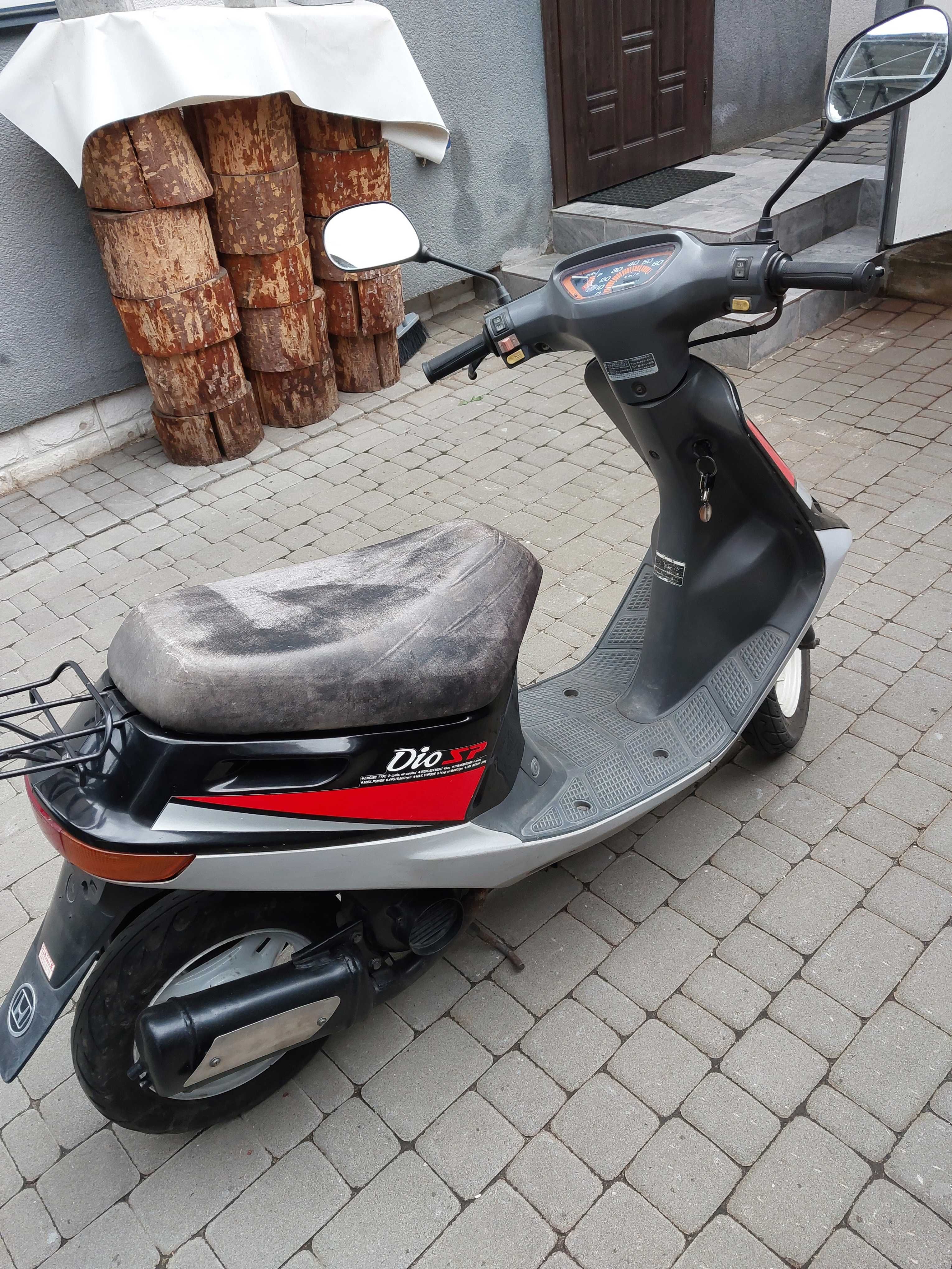 Продаю скутер Honda DIO 18