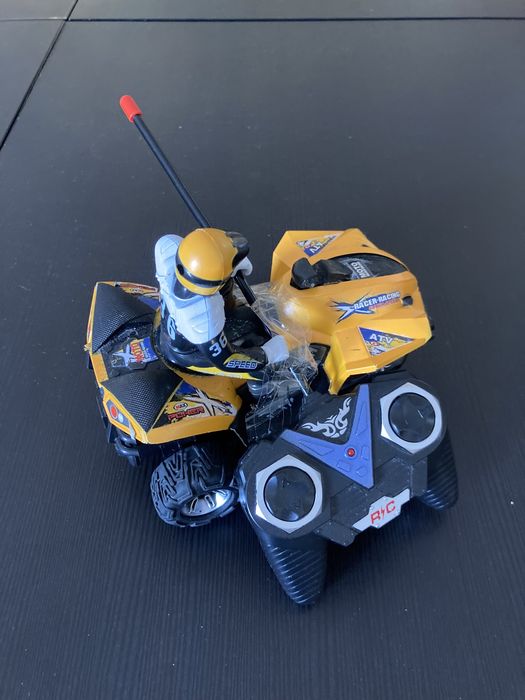 Moto 4 telecomandada