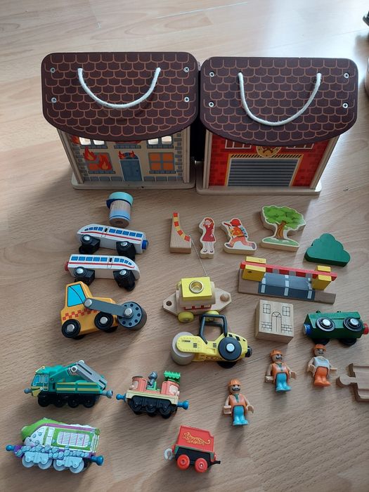 Domek drewniany stacyjkowo ciuchcie