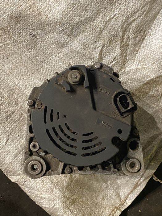 Генератор. На. АУДИ.