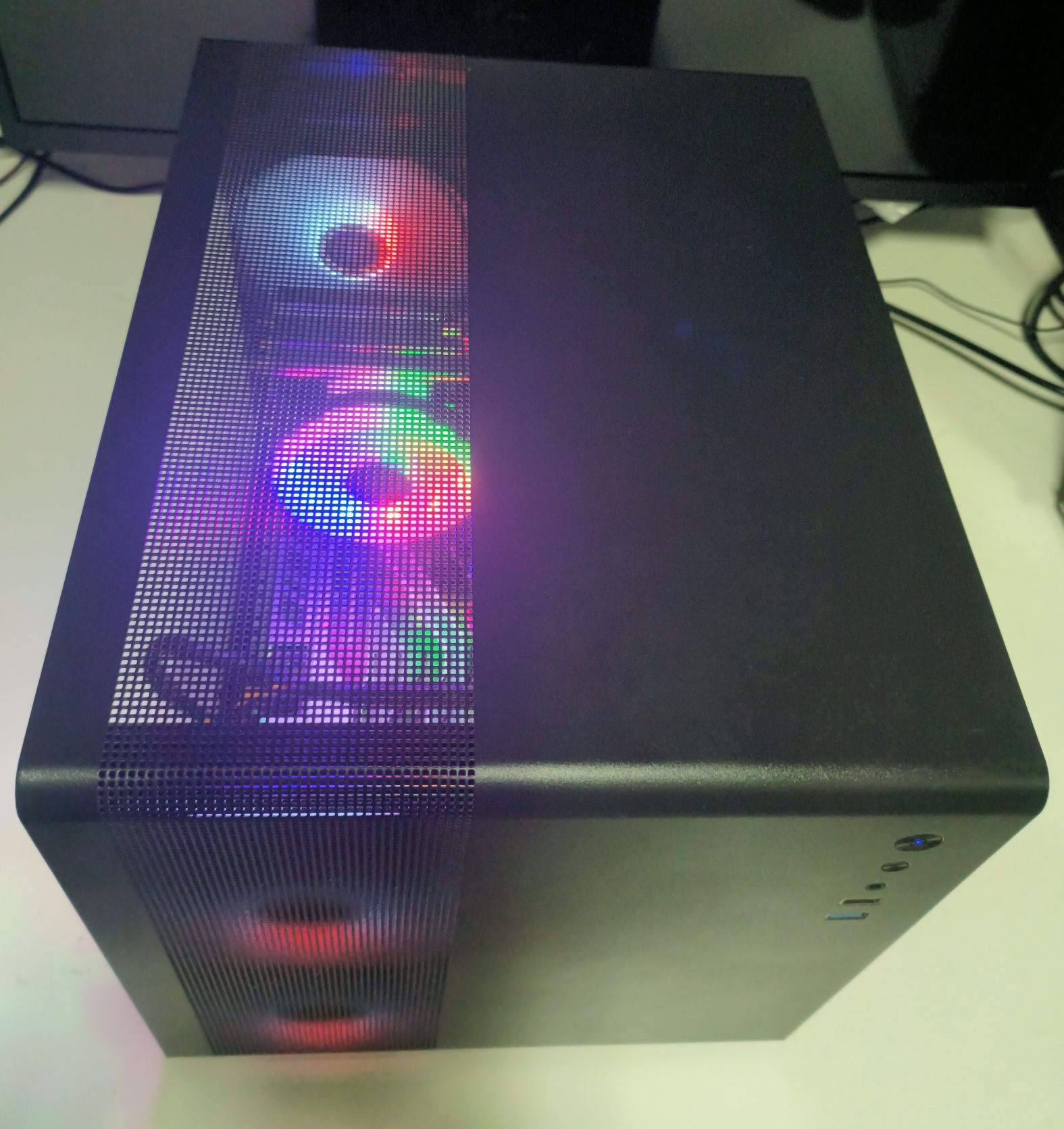PC Gamer Core i7 5960(E3 2667 v3)3,4ghz +RX 580 8gb+16gb+620gb HD/SSD