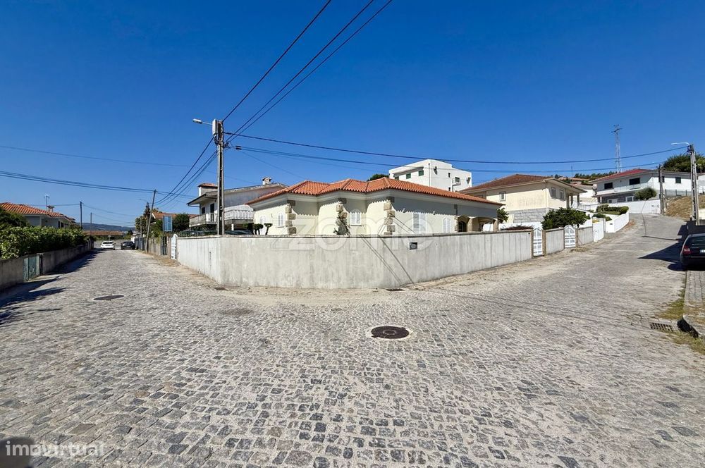 Moradia Térrea em Mogege