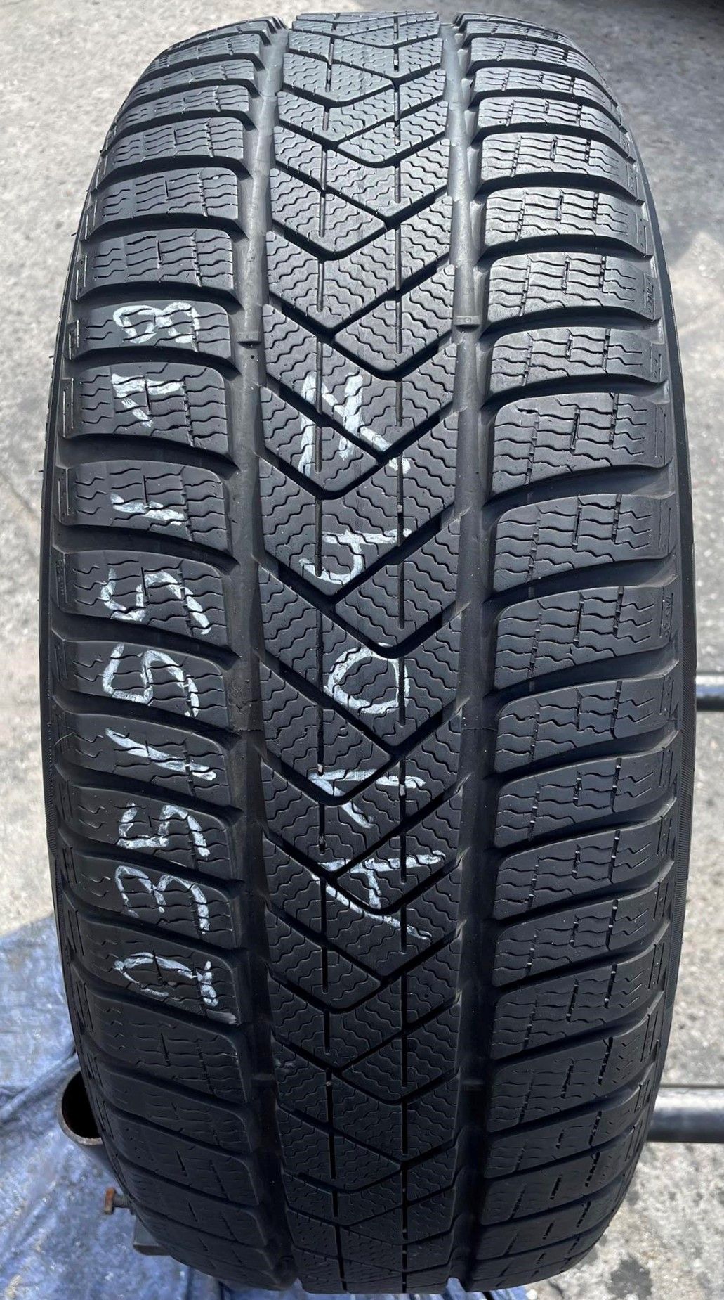 235/55/18 Pirelli SottoZero 3 104H
