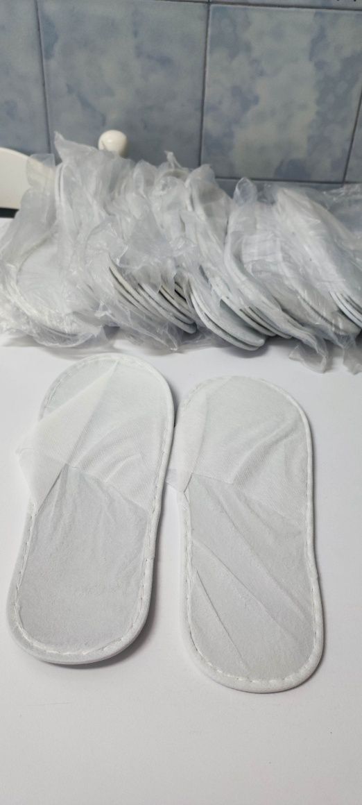 19 pares de chinelos de quarto descartáveis