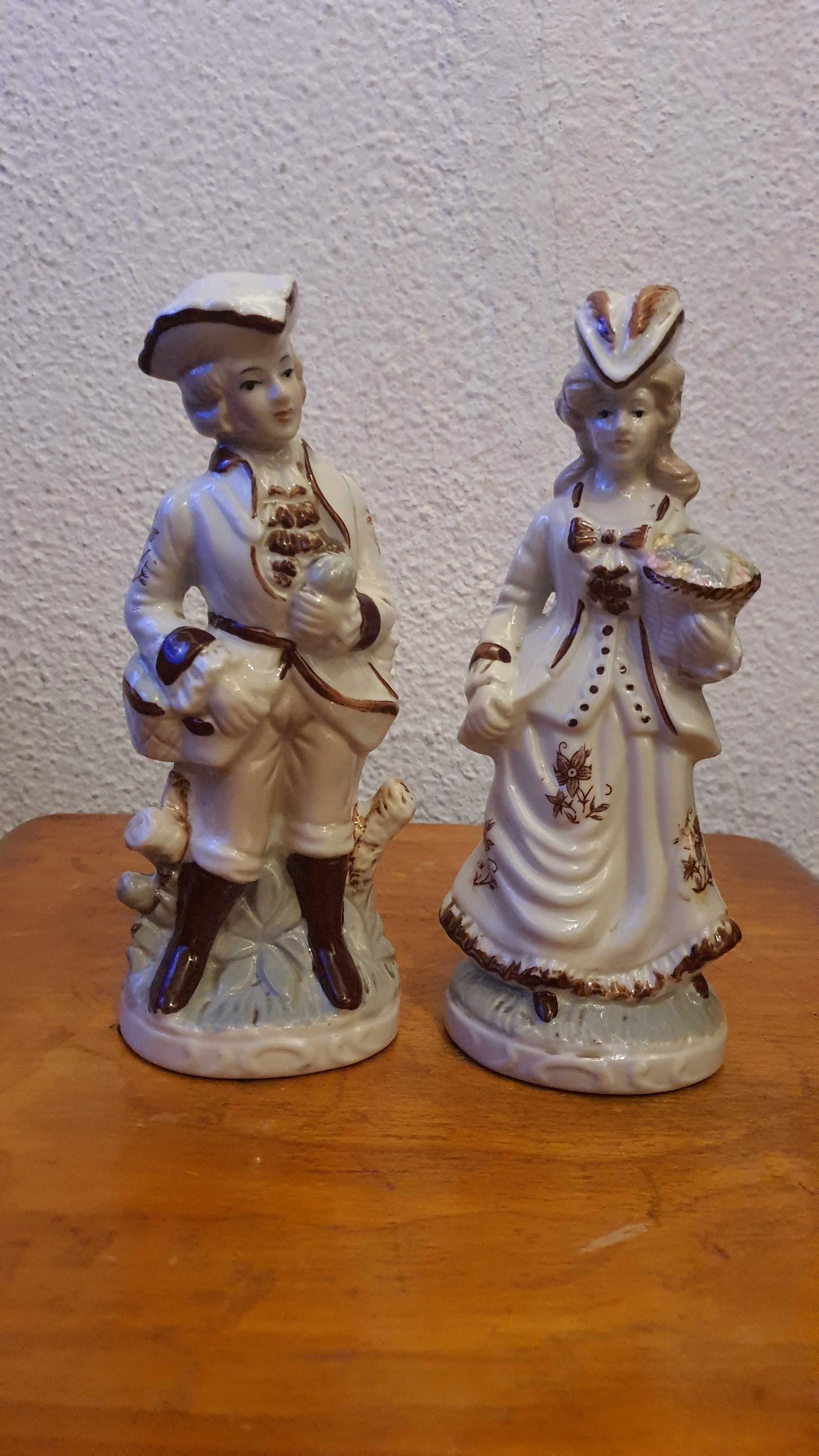 Duas porcelanas menino e menina