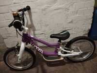 Fioletowy rowerek biegowy Woom 1 Plus