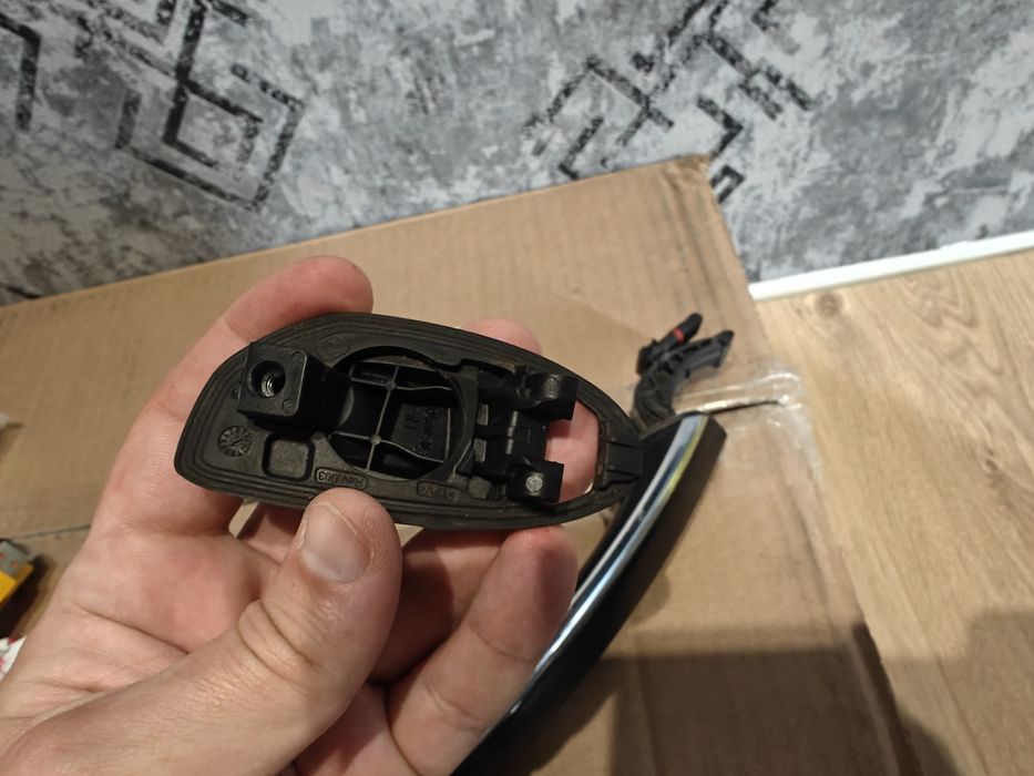 Правая дверная ручка BMW G11 G12 без ключа