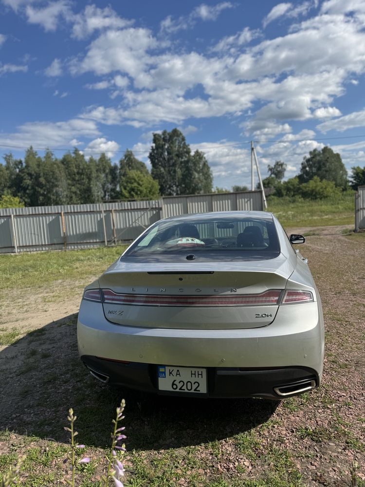Loncoln mkz гібрид