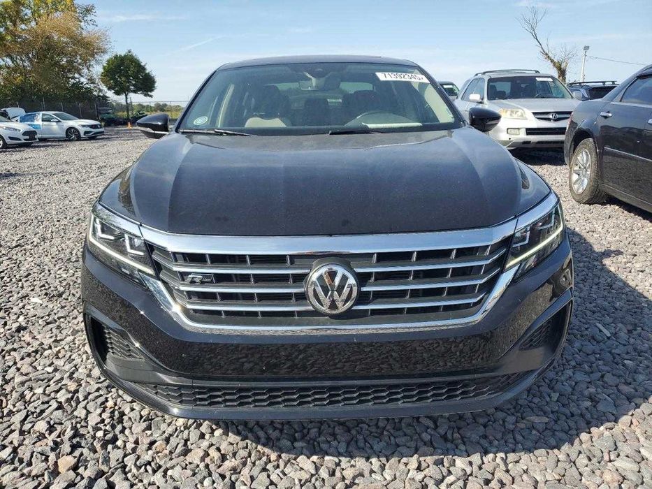 VOLKSWAGEN Passat R-Line 2020