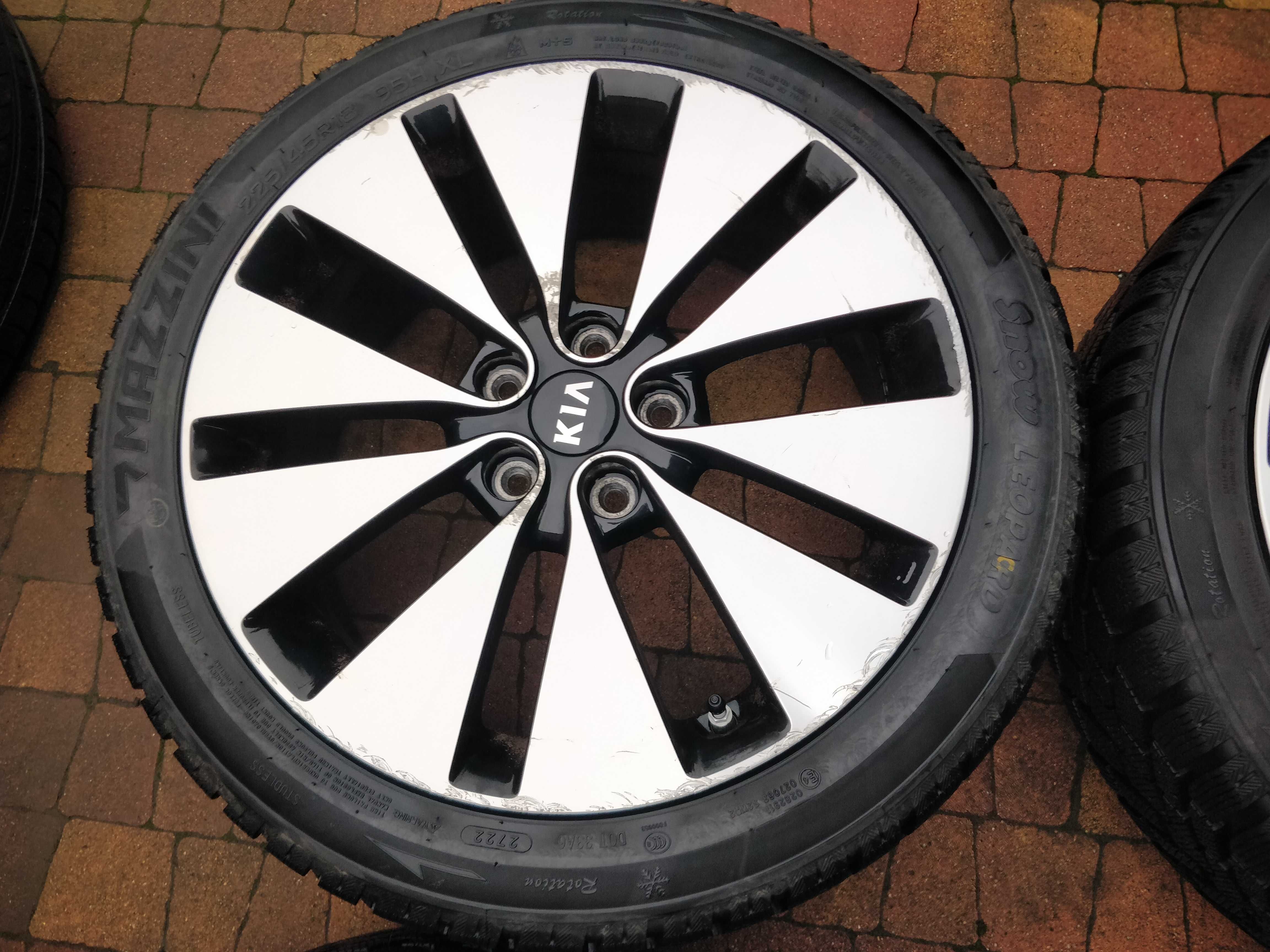 3417. Koła zimowe Kia Optima oryginalne 5x114.3 225/45/18 2022r 8mm