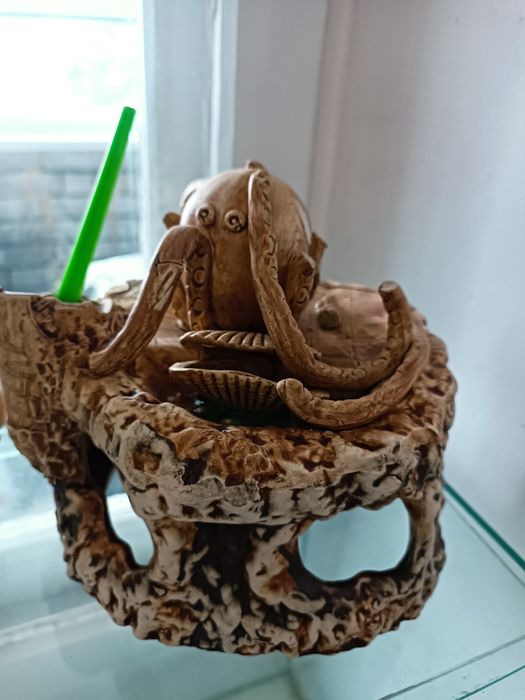 Продам аквариум со всеми атрибутами