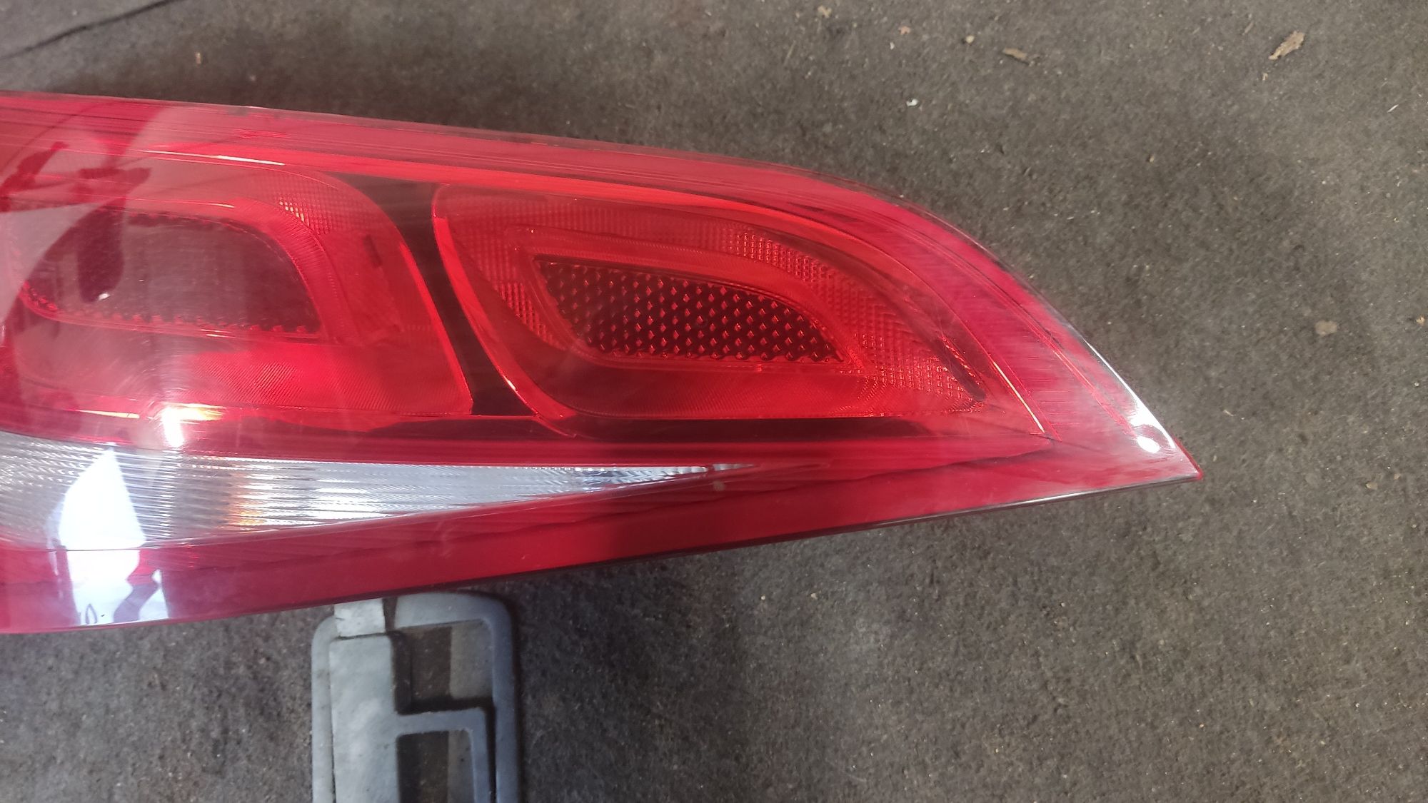 Lampa tył tylna lewa Audi Q5 8R