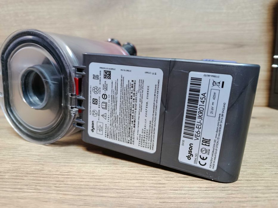 Пилосос Dyson v8, пилосмок Дайсон портативний на акумуляторі батареї