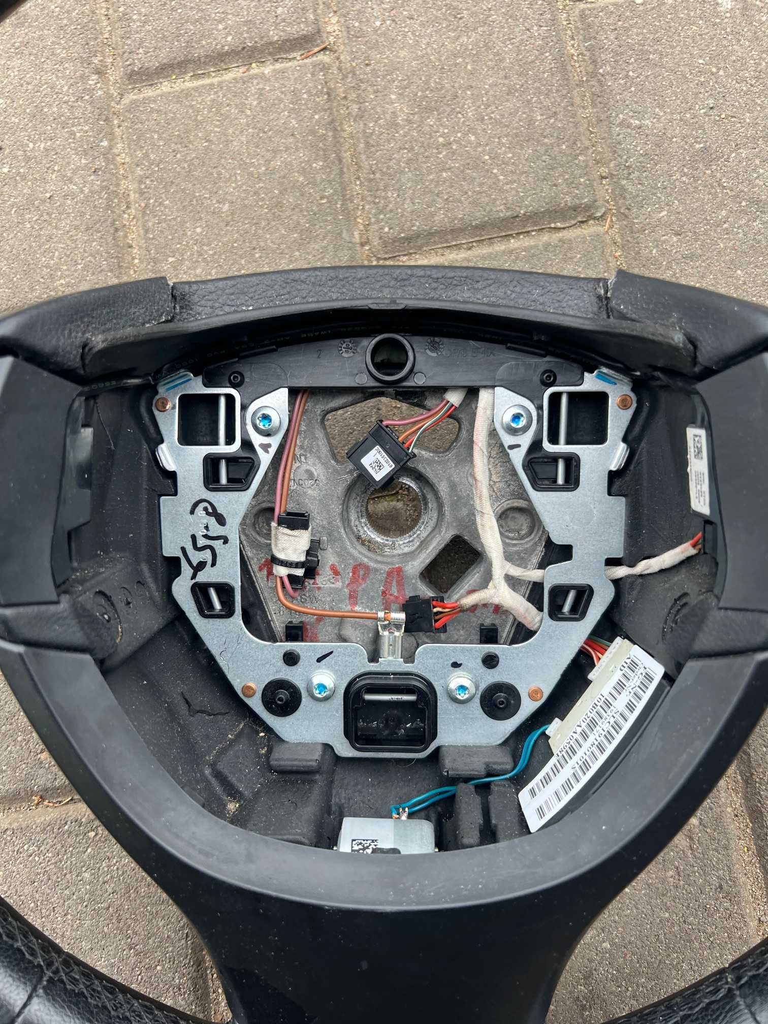 Kierownica BMW F10 F11 F07