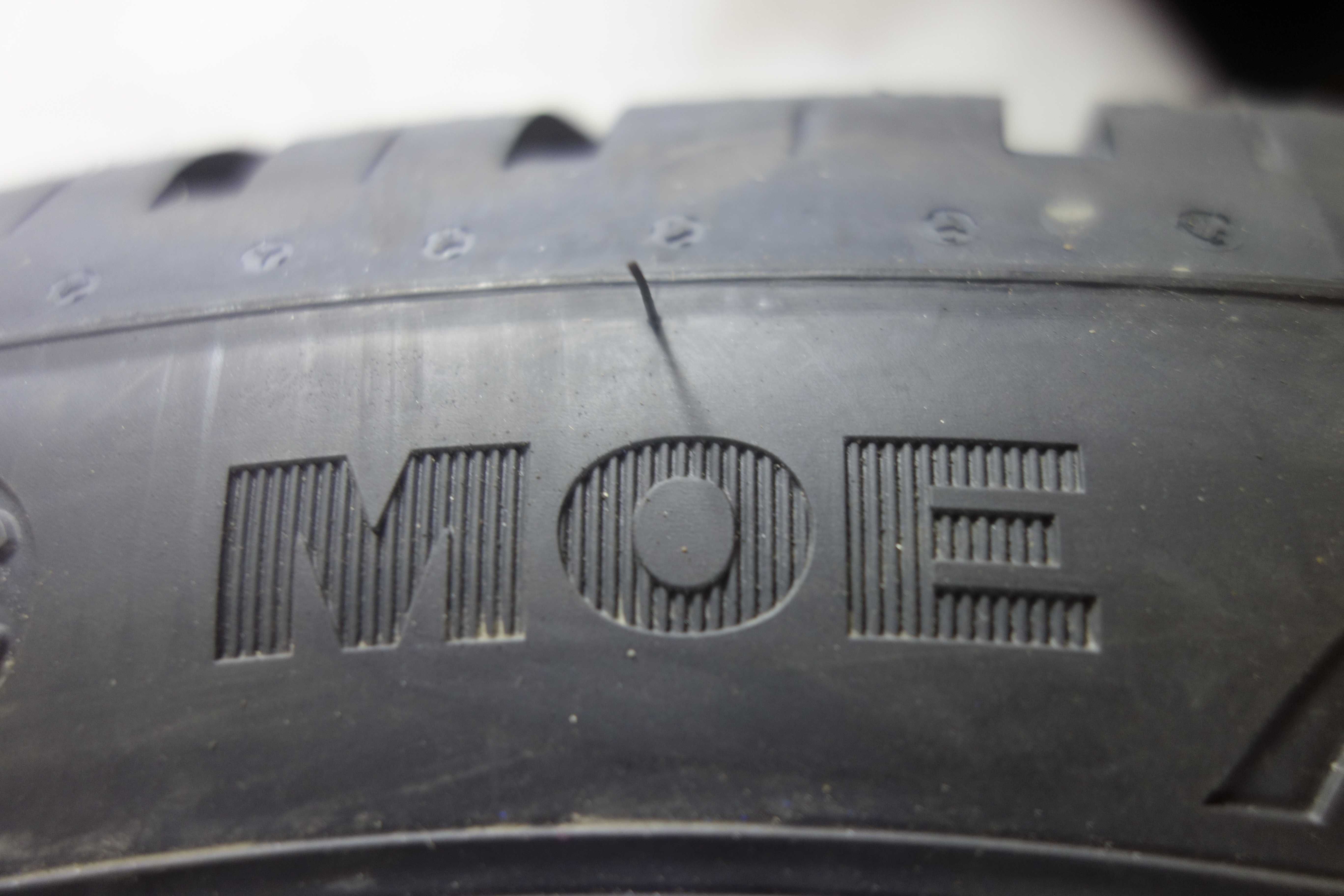 NOWE Opony zimowe 225/55/17 - DUNLOP SP Winter Sport 4D * RSC MOE