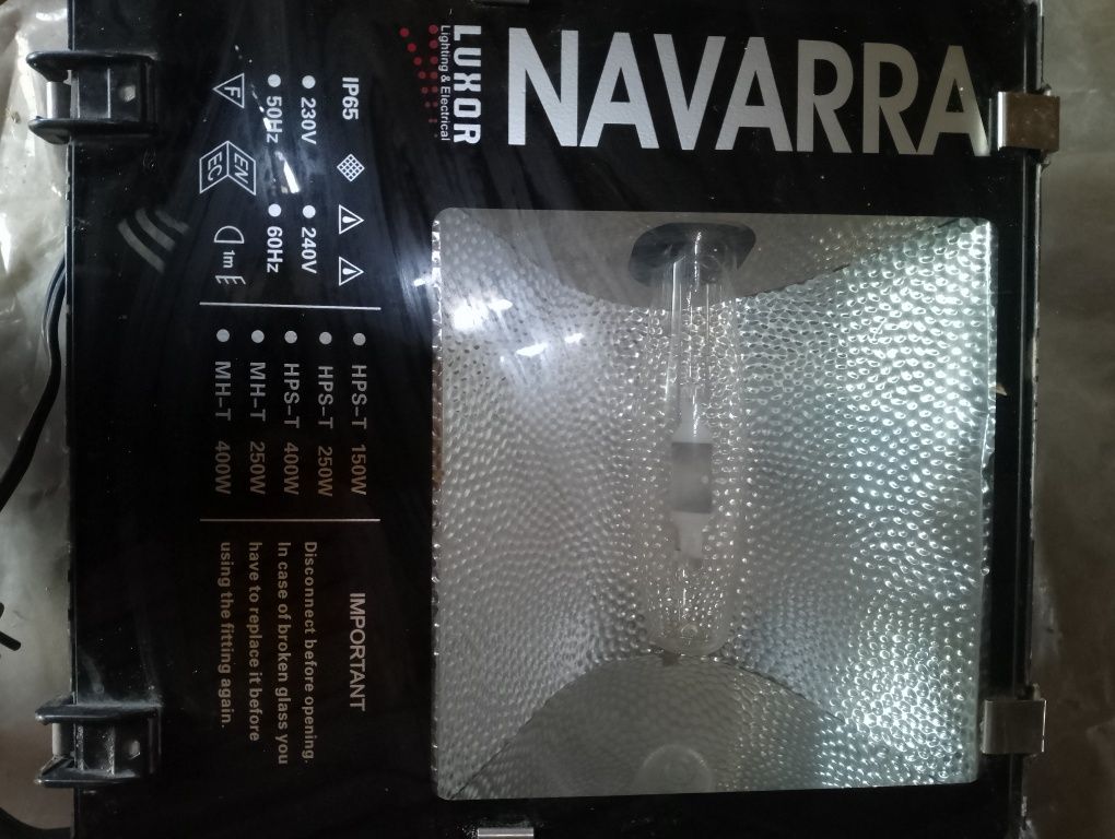 Продам прожектор NAVARRA