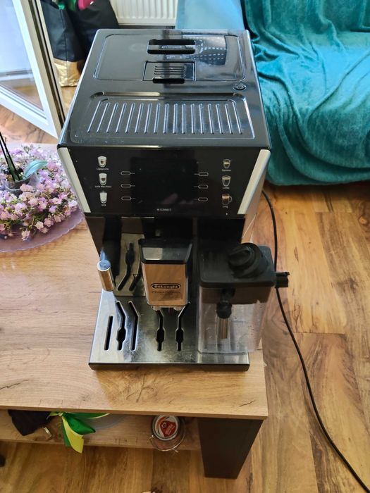 Sprzedam Ekspres do kawy DeLonghi
