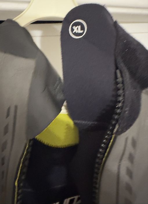 Fato vision Zone3 Tamanho xl mas veste como M/L