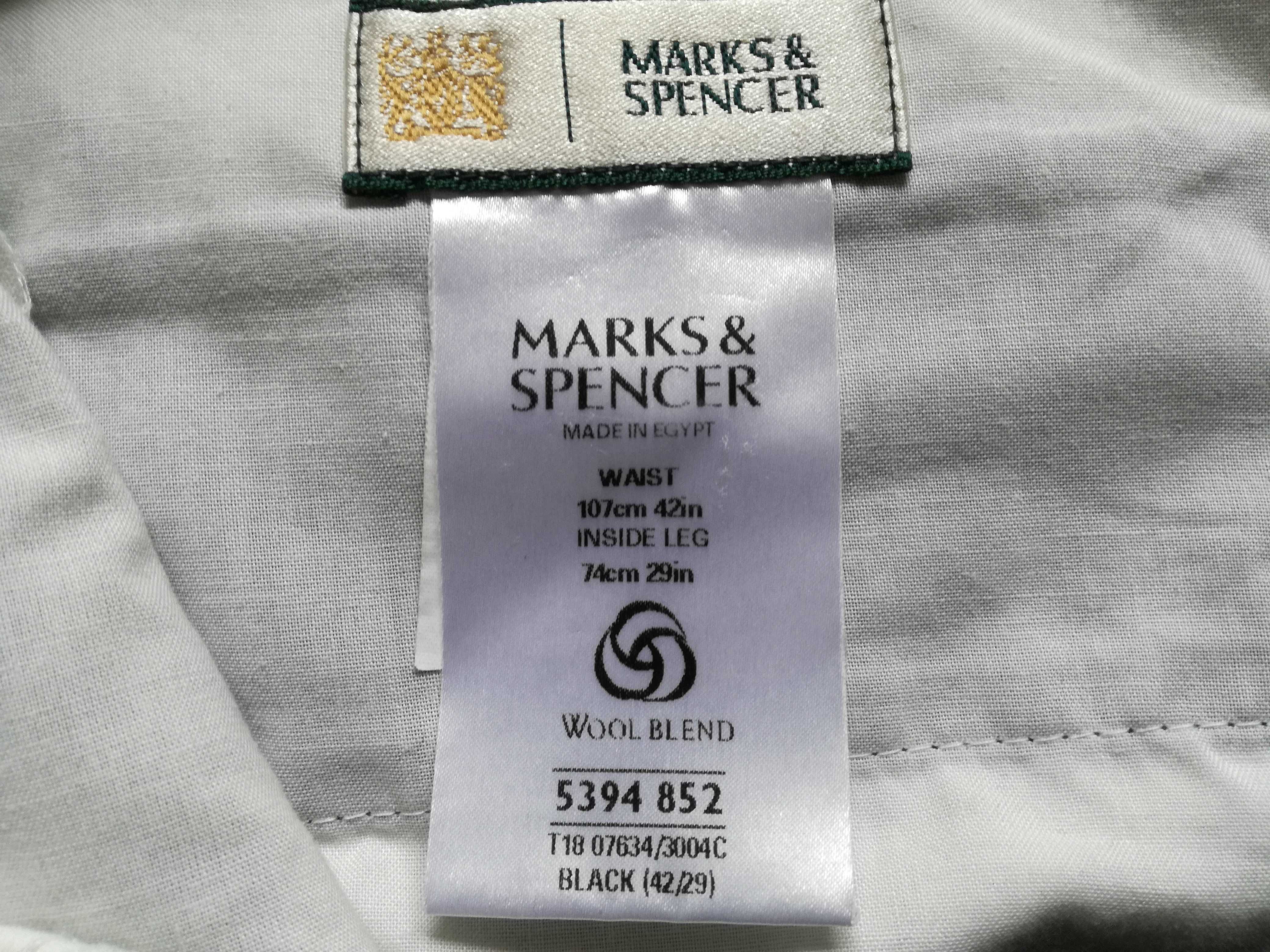 Czarne spodnie materiałowe Marks & Spencer na 104 cm w pasie