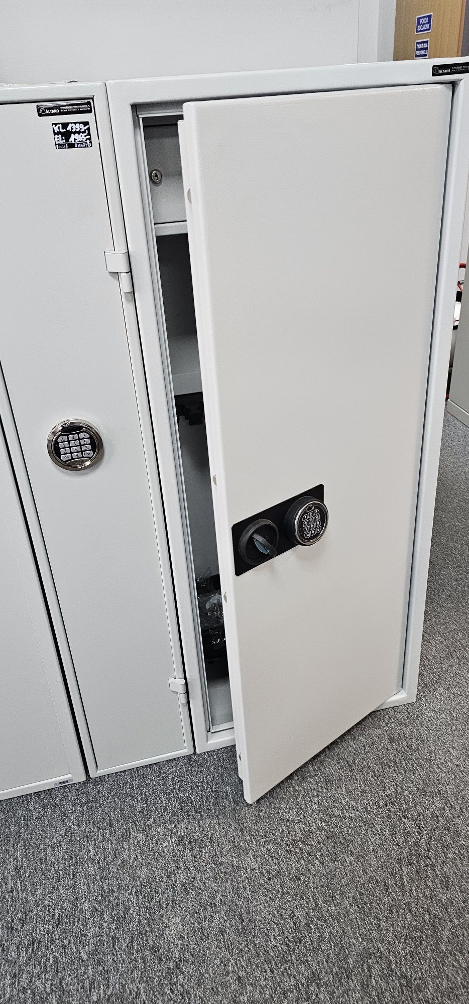 Szafa na BROŃ • sejf S1 • szafa myśliwska • zamek ELEKTRONICZNY