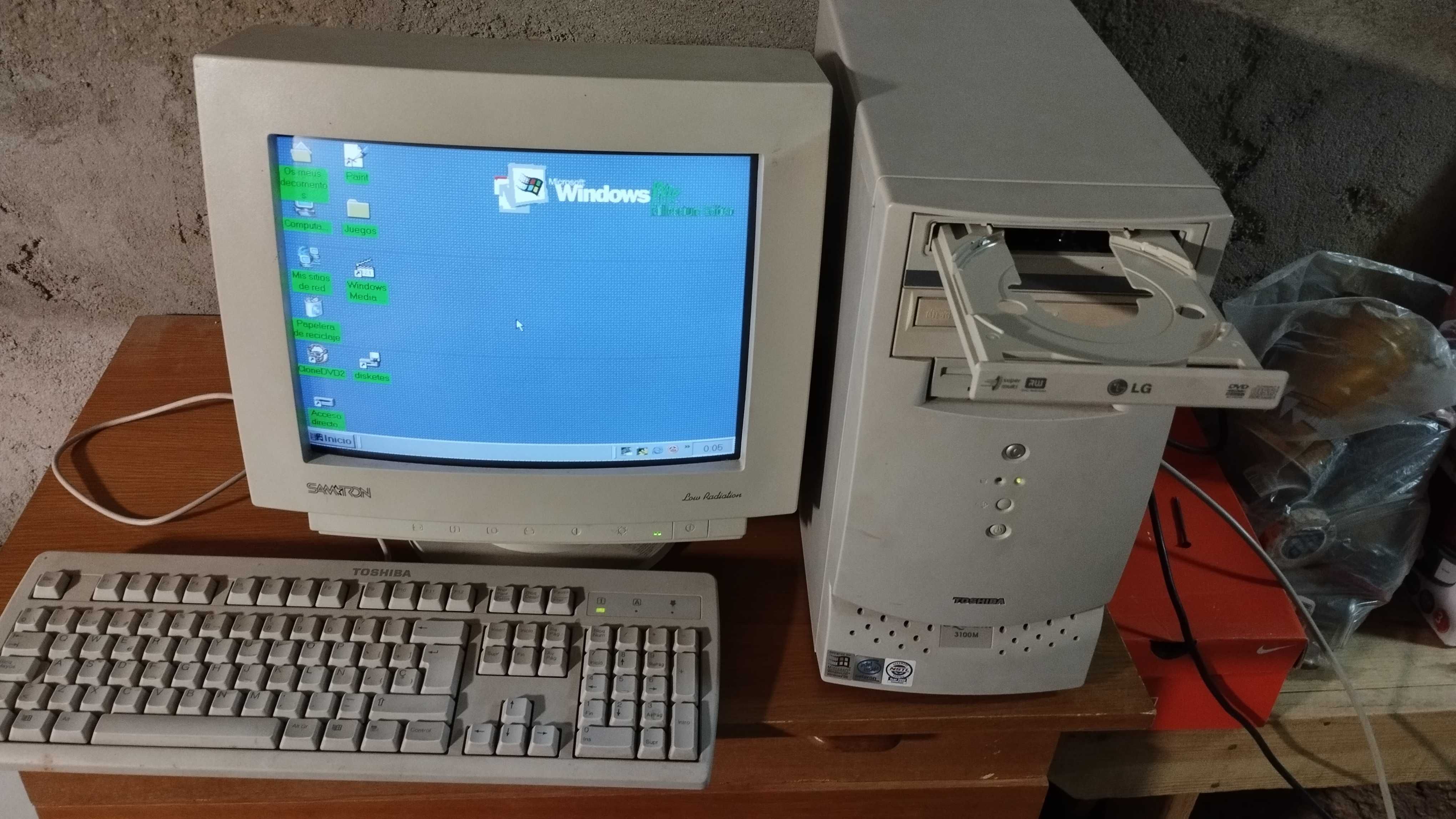 Desktop Toshiba Equium 3100 antigo