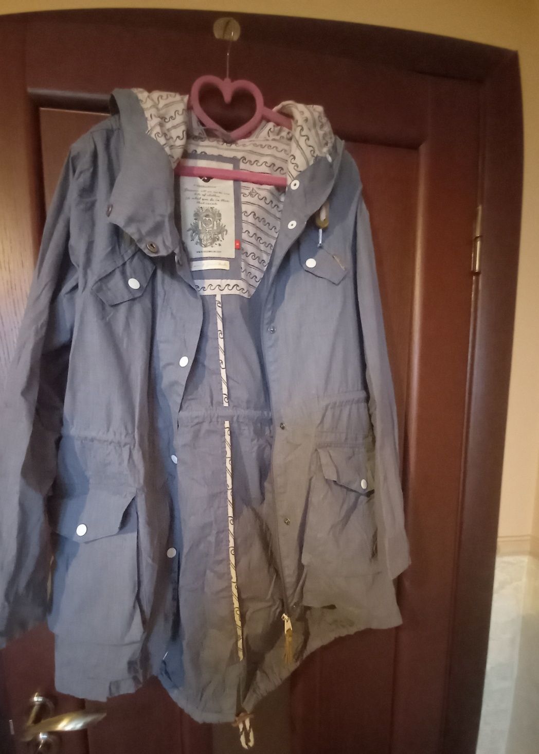 Продам!!!куртка прка жіноча!!Весна-літо!!!