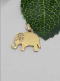 Złoty wisiorek słoń cyrkonie, złoto 585