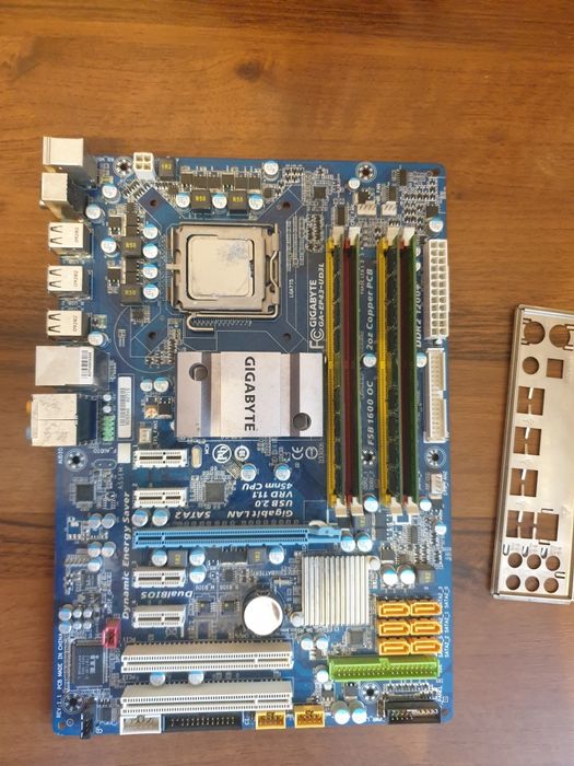 Gigabyte ga-ep43-ud3l с процессором e6500+6gb оперативки