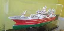 Model statku rybackiego.
