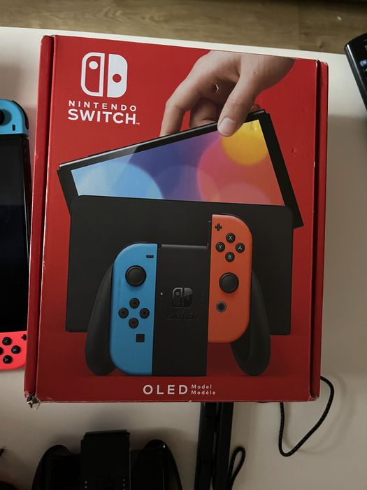 Nintendo Switch OLED 64 GB - zestaw z grami