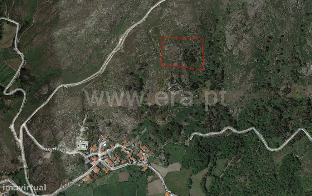 Terreno rústico com 9.424 m2 em Queimadela