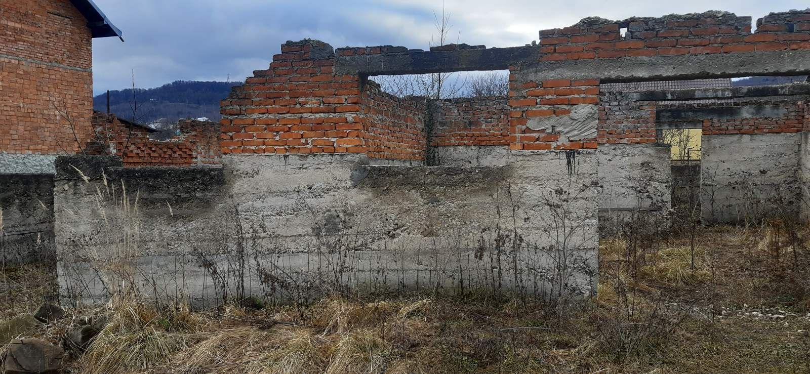 Продається земельна ділянка .