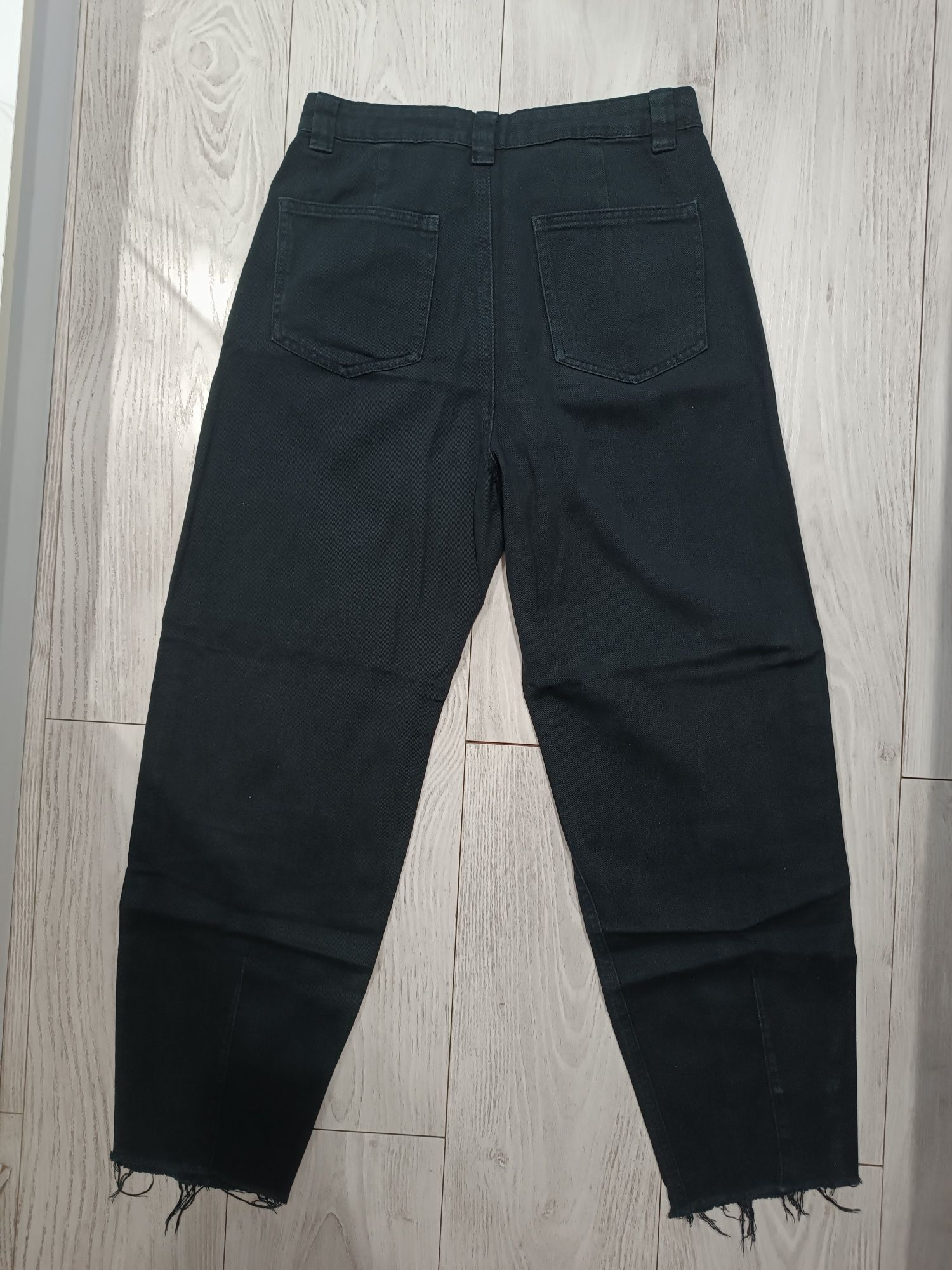 Czarne spodnie jeansowe/jeansy mom jeans fit high waist petite 38