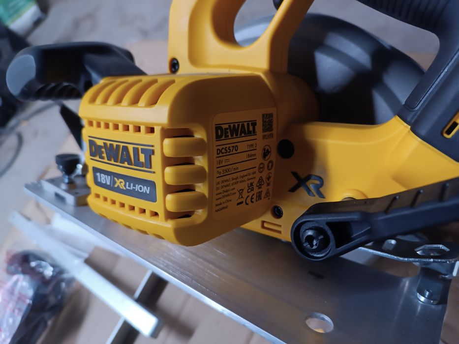 DeWalt DCS570n pilarka NOWA