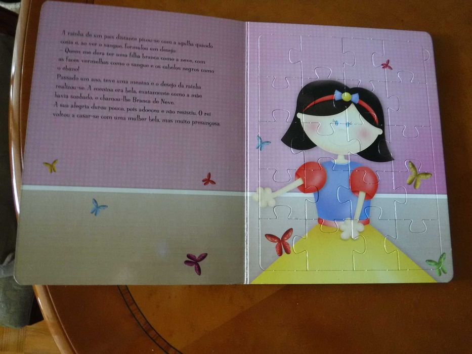 Branca de Neve - Livro com 4 puzzles - Livro infantil novo nunca usado