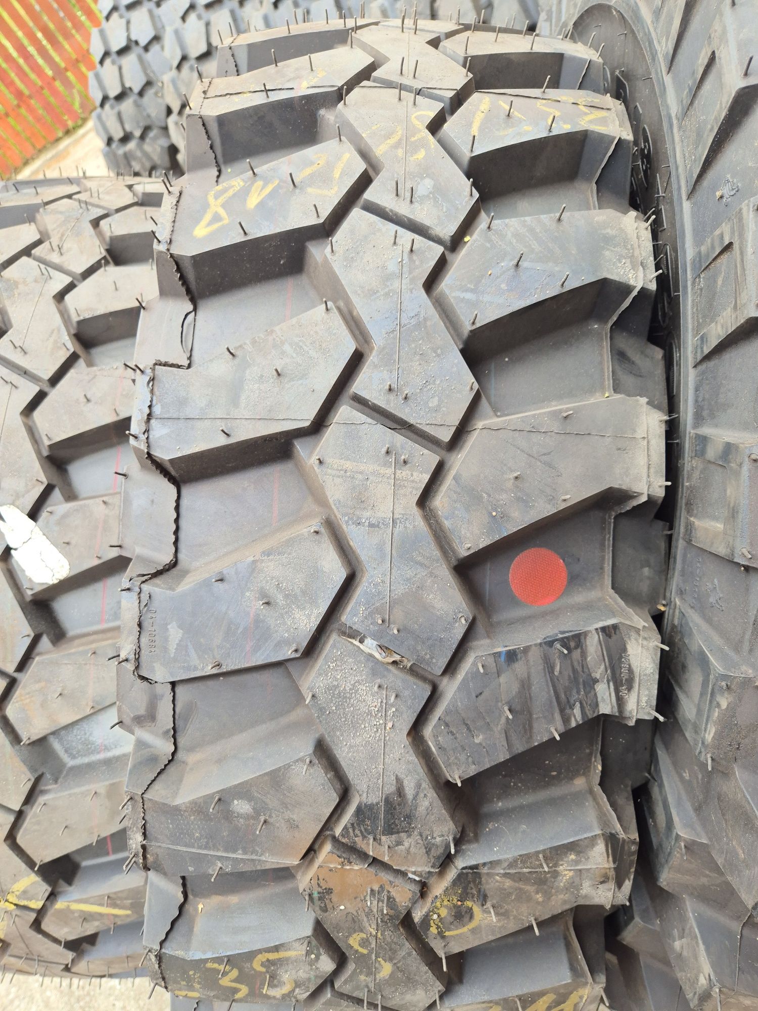 Opony 335/80r18  340/80r18  12.5r18 Michelin
