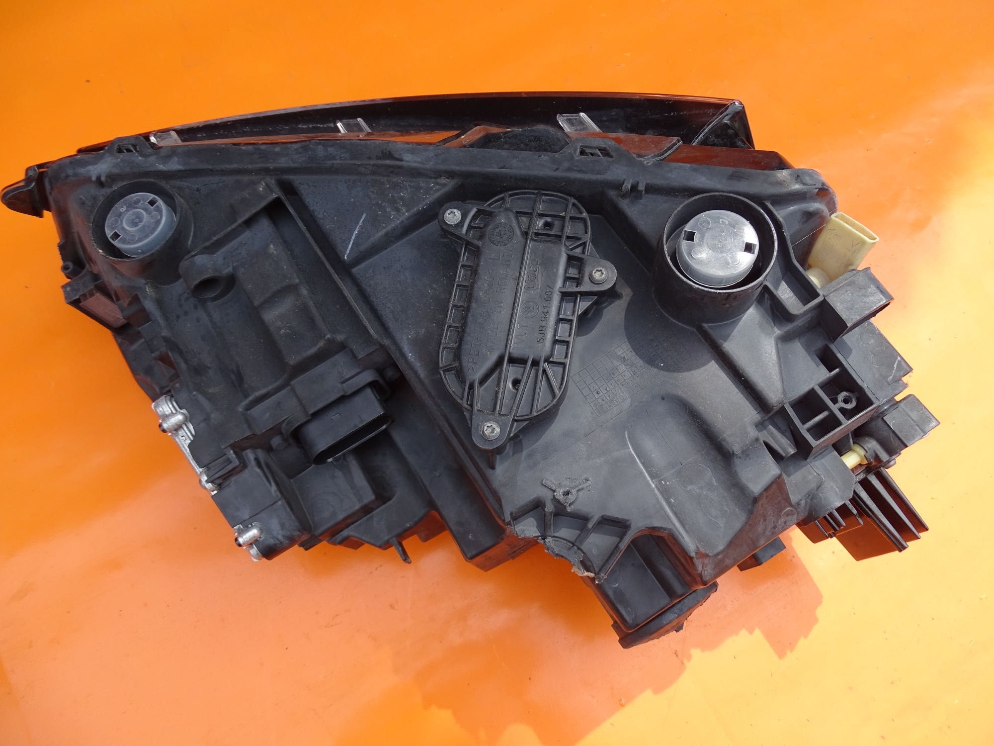 Skoda Scala Lampa lewy Przód Europa ładna