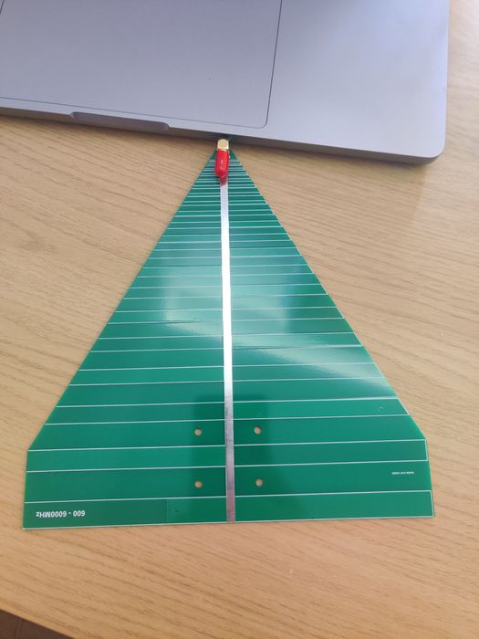 Антена 600 - 6000 МГц, 50 Вт, 6-7 dBультраширокосмугова логоперіодична