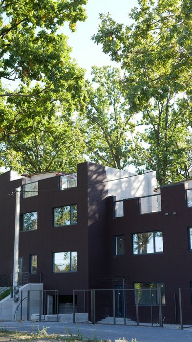 Таунхаус в ЦЕНТРІ Бучі, сертифікат/єОселя/постанови - так