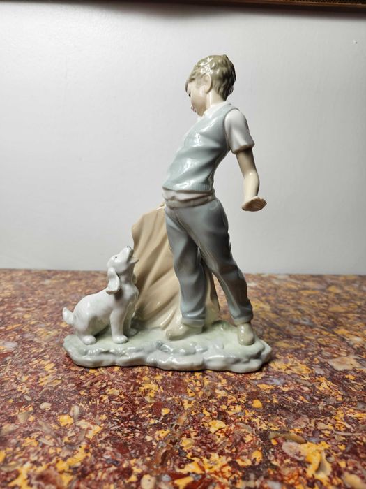 Piękna figurka Porcelana NAO Lladro "Mały toreador 25 cm Hiszpania