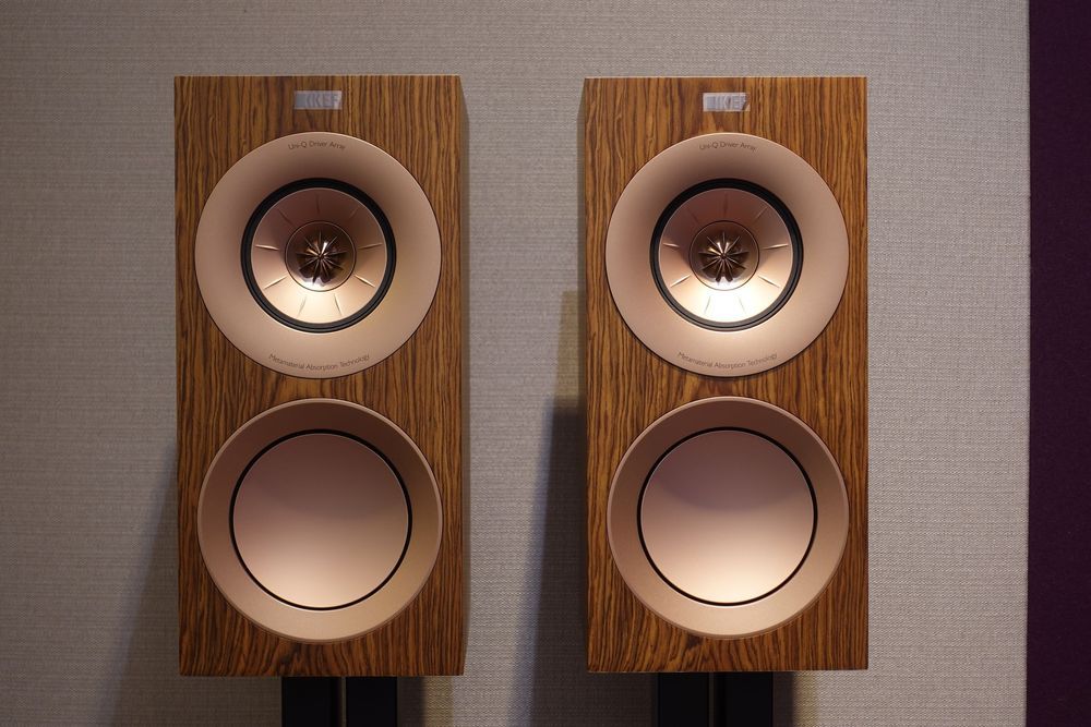 KEF R3 Meta Walnut Para - Outlet
