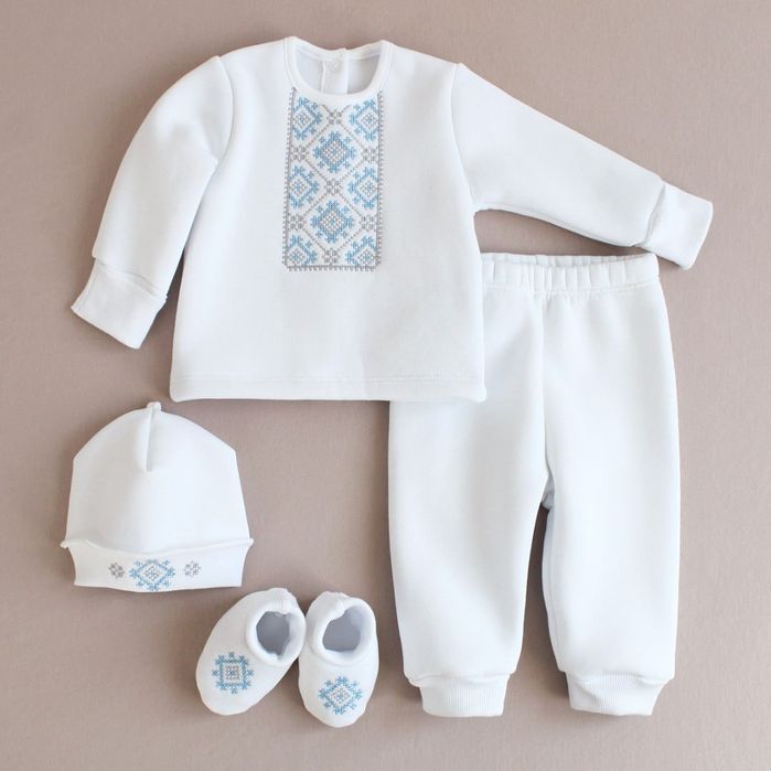 Теплий костюм вишитий для хлопчика для хрещення хрестильний набір